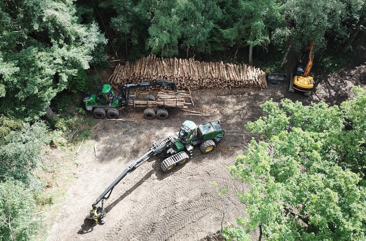 Harvesting Team taking a quick break for daily maintenance checks